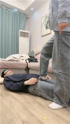 图片[12]_【嘀嘀哒嘀】小白鞋棉袜踩踏喂食/清理脏鞋底/伺候洗漱/骑马_HD绳艺资源