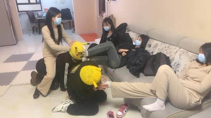 图片[11]_【精神小妹】5S真实欺凌虐双奴-群踩群踹/耳光_HD绳艺资源