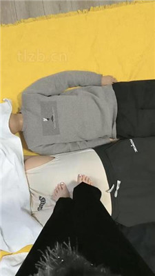 图片[2]_【舞池大人】全体重踩踏三只地毯狗_HD绳艺资源