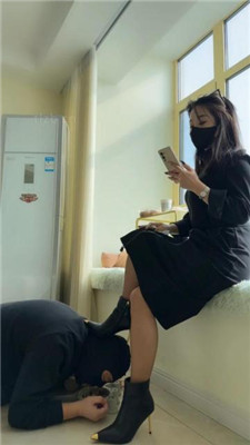 图片[4]_【辣姐】贱奴养成计划-迷恋靴子黑丝美腿_HD绳艺资源