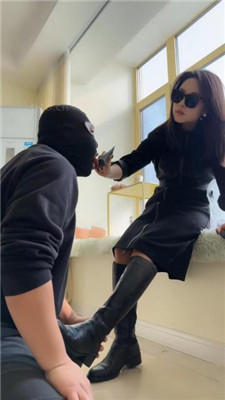 图片[9]_【辣姐】贱奴养成计划-迷恋靴子黑丝美腿_HD绳艺资源