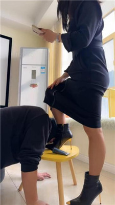 图片[18]_【辣姐】贱奴养成计划-迷恋靴子黑丝美腿_HD绳艺资源