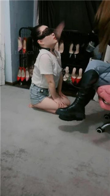 图片[2]_【梦幻大大】母畜-骑马骑脖/转胯爬行/舔长靴白袜jio_HD绳艺资源