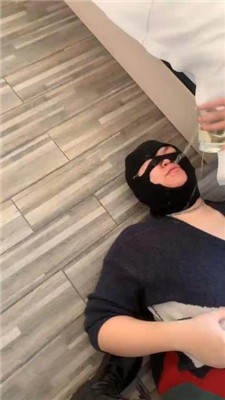 图片[20]_【LL77】双S姐妹花-小白鞋长靴踩/赏赐圣水【双视角版】_HD绳艺资源