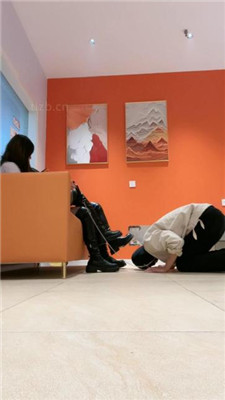 【妈咪酱】绿帽狗做姐妹花的脚下奴_HD绳艺资源