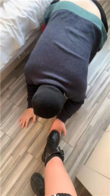 图片[8]_【LL77】双S姐妹花-小白鞋长靴踩/赏赐圣水【双视角版】_HD绳艺资源