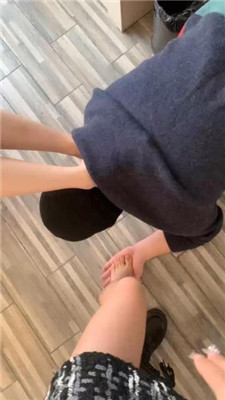 图片[18]_【LL77】双S姐妹花-小白鞋长靴踩/赏赐圣水【双视角版】_HD绳艺资源