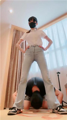 图片[4]_【美娜格格】超高难度挑战-运动后脏鞋原味白袜虐打_HD绳艺资源