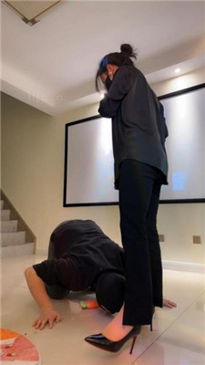 图片[10]_【辣姐】白领S高跟踩虐老板狗/狗盆喂狗粮/舔脚趾_HD绳艺资源