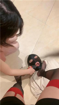 图片[15]_【妈咪酱】绿帽狗做姐妹花的脚下奴_HD绳艺资源