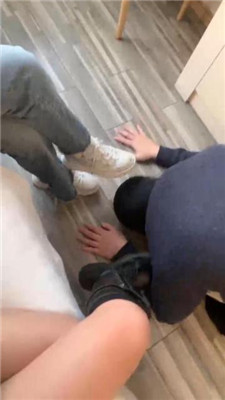 图片[10]_【LL77】双S姐妹花-小白鞋长靴踩/赏赐圣水【双视角版】_HD绳艺资源