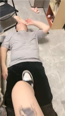 图片[14]_【云斯情侣】跪舔脏长靴/闻白袜/清理裸足_HD绳艺资源