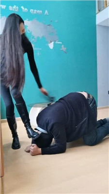 图片[18]_【皮皮】长靴踩踏/转胯/踢裆/训练/虐乳_HD绳艺资源