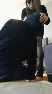 图片[3]_【平凡】骑马转胯/舔卫生巾/口水圣水/脚耳光/黑丝-鞋底诱惑_HD绳艺资源