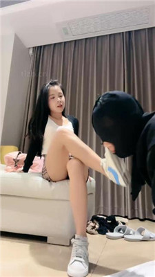 【冷御大大】夜跑后超臭运动鞋白袜气味辱_HD绳艺资源