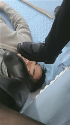 图片[11]_【高难度挑战美学】各种刑具轮番虐-胯下sp/鞋底喂食/高位脚耳光_HD绳艺资源