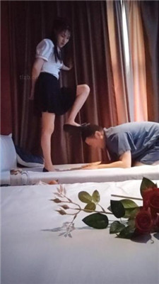 【半糖】美女技师S-踩踏/舔脚舔鞋_HD绳艺资源