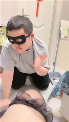 图片[9]_【香芋朱朱】黑丝脚踩踏喂食/伺候沐足/闻鞋踩踏_HD绳艺资源