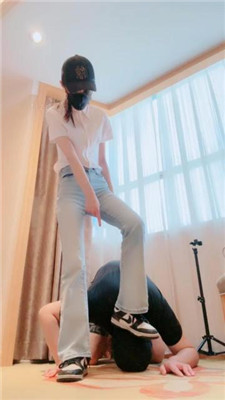 图片[5]_【美娜格格】超高难度挑战-运动后脏鞋原味白袜虐打_HD绳艺资源