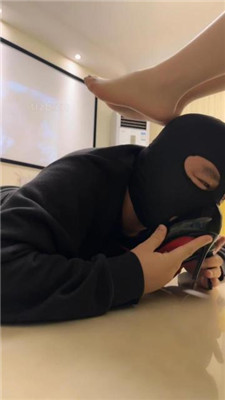 图片[3]_【辣姐】下班后老板给女下属清理脏鞋_HD绳艺资源