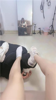 图片[19]_【文文文文】素人3S-运动鞋原味棉袜气味辱/踩踏虐打【四视角版】_HD绳艺资源