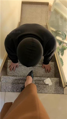 图片[12]_【辣姐】下班后老板给女下属清理脏鞋_HD绳艺资源