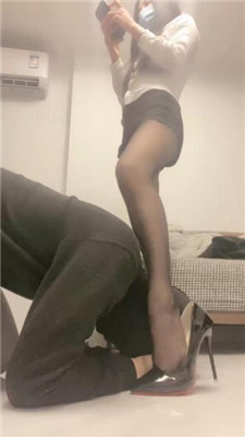 图片[2]_【甜一】黑丝高跟美腿诱惑-坐脸窒息-清理脚趾缝【完整版】_HD绳艺资源