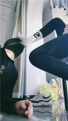图片[11]_【奶糖】运动后超脏鞋臭白袜踩虐/气味控制辱_HD绳艺资源