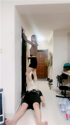 图片[16]_【兔兔大人】跪舔白短靴/转胯骑马/提档/全体重跳踩_HD绳艺资源