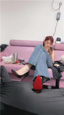 图片[6]_【冰诺】边直播边高跟踩狗_HD绳艺资源