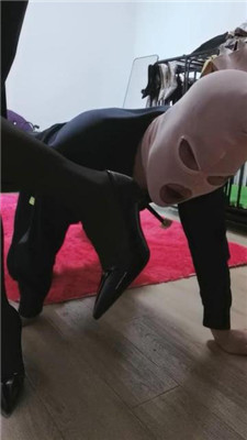 图片[19]_【凌儿】骑马转胯/高跟踩喂食/口水_HD绳艺资源