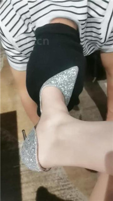 图片[13]_【灵魂晴S】跪舔高跟裸足恋足调_HD绳艺资源