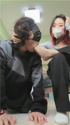 图片[14]_【朱砂痣】运动鞋棉袜裸足-男友变狗全过程_HD绳艺资源