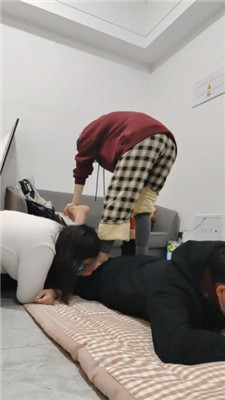 图片[5]_【樱樱】情侣主-让闺蜜下跪伺候-骑狗背/踩踏/奴下奴【四】_HD绳艺资源