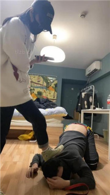 图片[14]_【黑泽兮】素人学生主-帆布鞋-踢踩打【双视角完整版】_HD绳艺资源