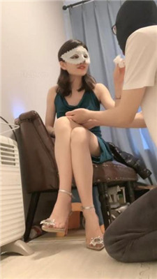 图片[2]_【DSisley】车模S-高跟凉鞋美腿诱惑狗_HD绳艺资源