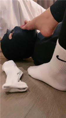 图片[17]_【沐阳大小姐】重度训练/腿绞窒息/胯下辱/闻舔超臭白袜/狗嘴夹脚趾_HD绳艺资源