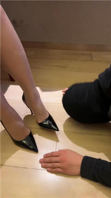 图片[4]_【喵主】高跟踩狗爪狗头/喂食/清理脏鞋底/鞋抽耳光/窒息_HD绳艺资源