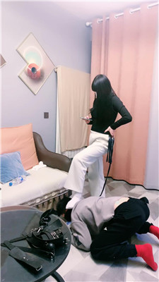 图片[6]_【大小姐S】牵狗链/跪舔脏鞋白袜/艺术闻鞋_HD绳艺资源