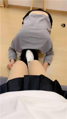 图片[15]_【海绵大大】骑马转胯/高帮帆布鞋踩踏/清理脏鞋/揪耳朵_HD绳艺资源