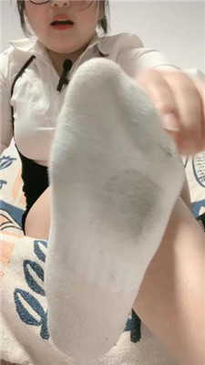 图片[8]_【欣欣子】新人S-短靴白袜/掐乳插嘴/恋足舔_HD绳艺资源