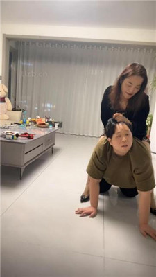 图片[3]_【冰色】恶毒继母-高跟肉丝脚踩狗儿子/口水鞋底_HD绳艺资源