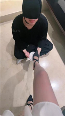 【琪琪大人】偷闻原味内裤被后妈发现_HD绳艺资源