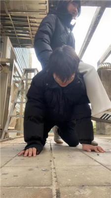 图片[9]_【素人挖掘机】真实-户外开发女学生踩踏/骑马_HD绳艺资源