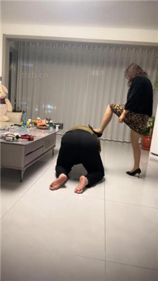 图片[5]_【冰色】恶毒继母-高跟肉丝脚踩狗儿子/口水鞋底_HD绳艺资源