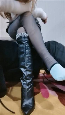 图片[9]_【三寸金脚】高跟长靴碾压踩/跪舔臭脚_HD绳艺资源