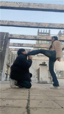 图片[5]_【素人挖掘机】户外开发-小白鞋提档/人肉座椅/耳光_HD绳艺资源