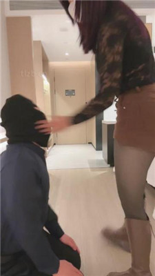 图片[11]_【晓雅】长靴女神-人肉坐垫/碾压踩/数据线抽/夹手指_HD绳艺资源