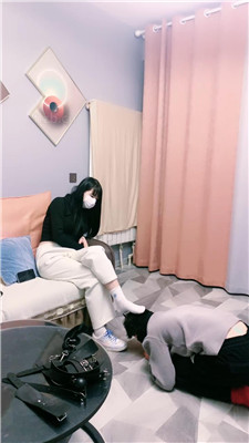 图片[4]_【大小姐S】牵狗链/跪舔脏鞋白袜/艺术闻鞋_HD绳艺资源