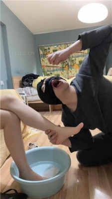 图片[14]_【黑泽兮】刷鞋匠实录-清理超脏小白鞋棉袜_HD绳艺资源